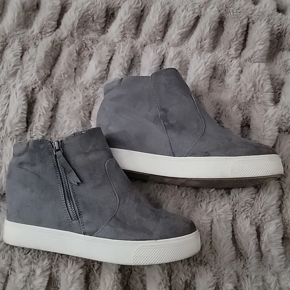 Booties - Picture 3 of 6